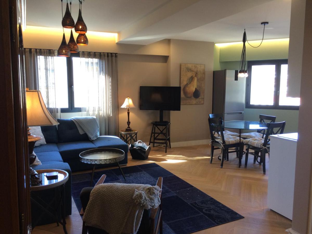 Lovely Refurbished Apartment นีซ ภายนอก รูปภาพ