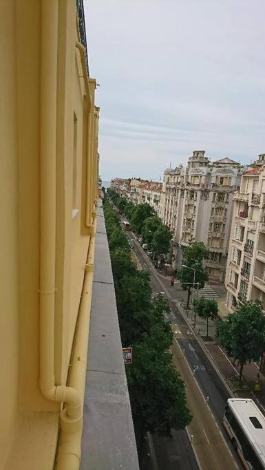 Lovely Refurbished Apartment นีซ ภายนอก รูปภาพ